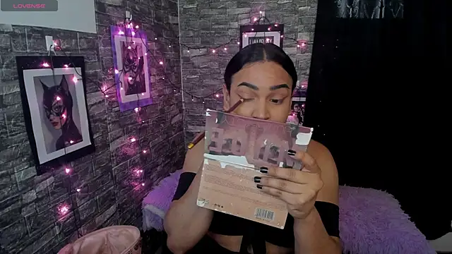 Snapshot of Andrys_ chatting on 11/20/25, 09:47 Andrys online show from 11/20/25, 09:47