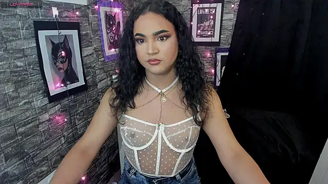 Snapshot of Andrys_ chatting on 12/14/25, 09:52 Andrys online show from 12/14/25, 09:52