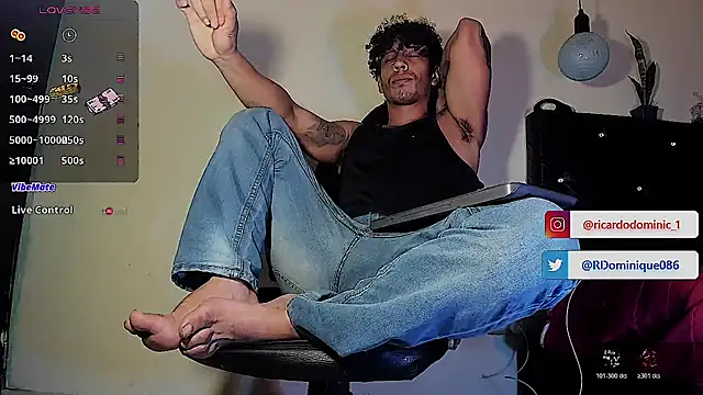 Snapshot of FuckHardlove chatting on 11/01/25, 03:19 FuckHardlove online show from 11/01/25, 03:19