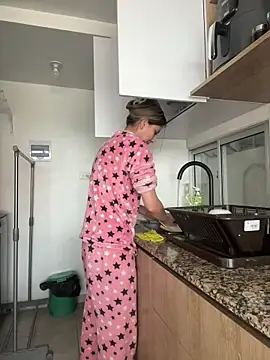 Ameellie online show from 10/10/25, 03:22