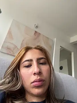Ameellie online show from 06/20/26, 03:04