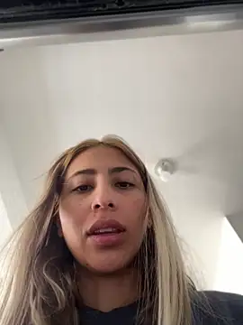 Ameellie online show from 06/23/26, 03:32