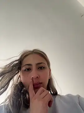Ameellie online show from 06/26/26, 03:05