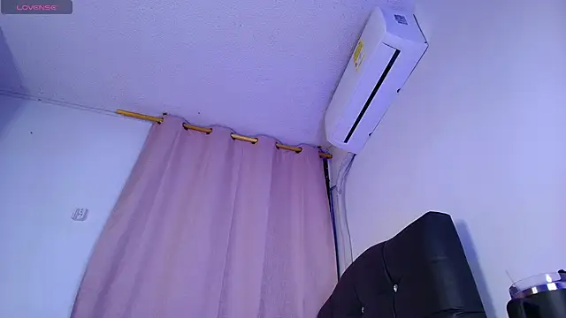 Mia depp online show from 06/11/26, 12:32