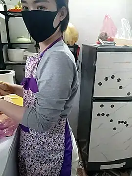 Snapshot of I_AM_NOT_A_SLUT chatting on 10/24/25, 01:35 I AM NOT A SLUT online show from 10/24/25, 01:35