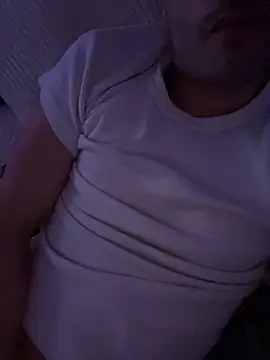 Snapshot of athenphysics chatting on 12/28/24, 11:26 athenphysics online show from 12/28/24, 11:26