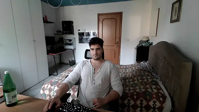 Snapshot of Alexox02 chatting on 12/06/24, 10:05 Alexox02 online show from 12/06/24, 10:05