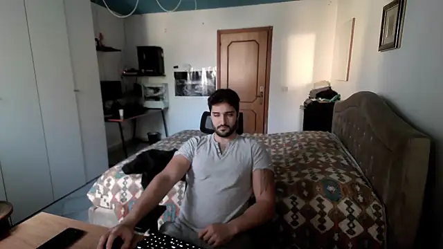 Snapshot of Alexox02 chatting on 12/21/24, 12:27 Alexox02 online show from 12/21/24, 12:27