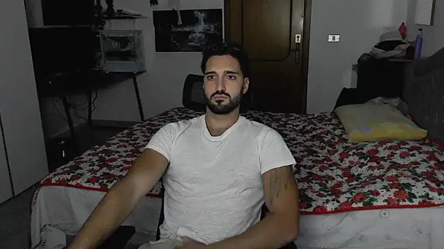 Snapshot of Alexox02 chatting on 10/13/25, 05:57 Alexox02 online show from 10/13/25, 05:57