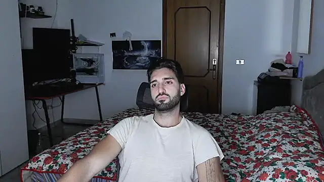 Snapshot of Alexox02 chatting on 10/29/25, 07:04 Alexox02 online show from 10/29/25, 07:04