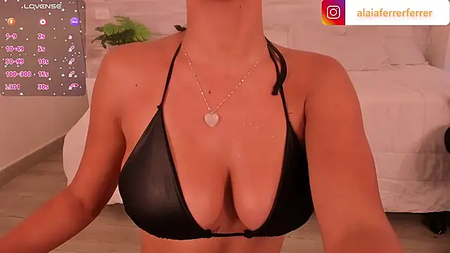 Alaia Ferrer  online show from 02/03/25, 08:03