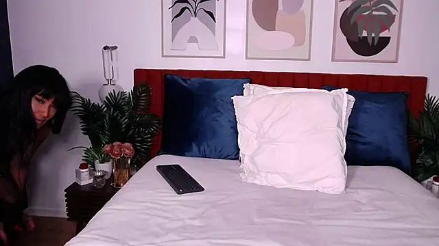 Snapshot of ShanialaFrancaise chatting on 11/05/25, 01:33 ShanialaFrancaise online show from 11/05/25, 01:33