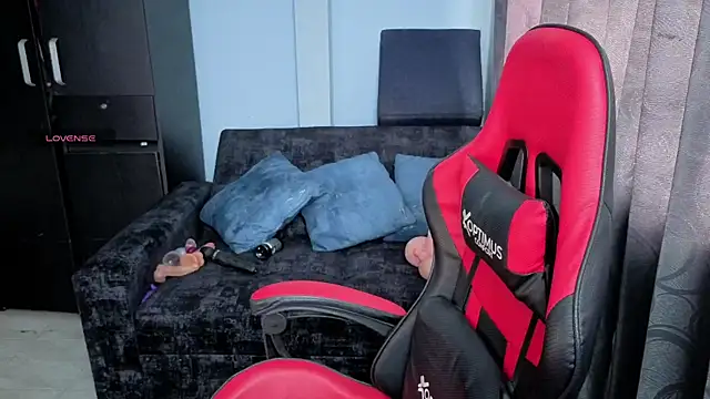 Snapshot of charlotee_lovee69 chatting on 10/25/25, 06:46 charlotee lovee69 online show from 10/25/25, 06:46