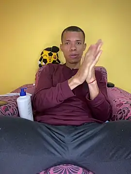 MoiseXxx 777 online show from 03/15/25, 06:47
