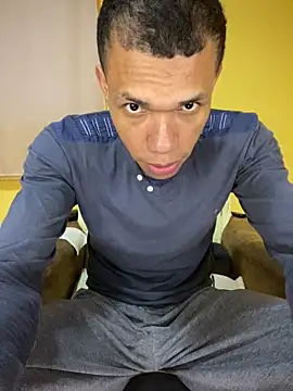 MoiseXxx 777 online show from 09/10/25, 07:08