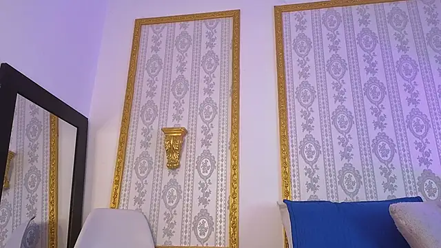 Snapshot of CandyQueenGold chatting on 11/17/25, 06:35 CandyQueenGold online show from 11/17/25, 06:35