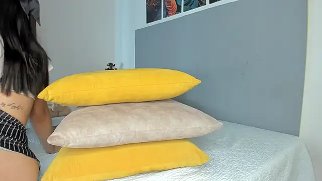 Snapshot of _Molly_rosse_ chatting on 11/25/25, 01:00 Molly rosse online show from 11/25/25, 01:00