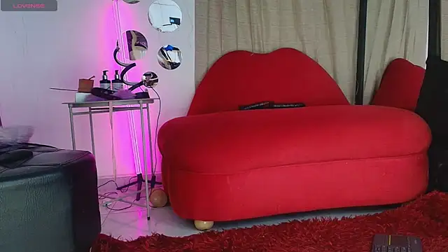 Natasha Wilde  online show from 06/11/26, 11:47