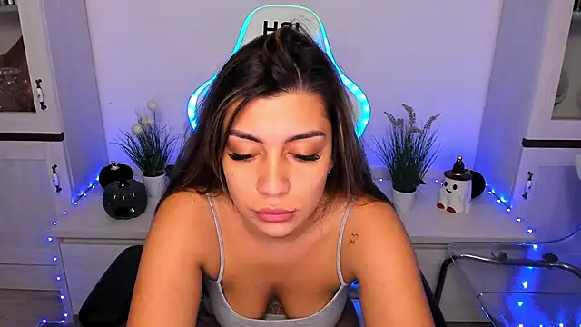 EveEvian online show from 12/11/24, 04:39
