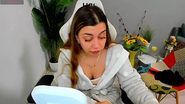 EveEvian online show from 04/30/26, 10:32