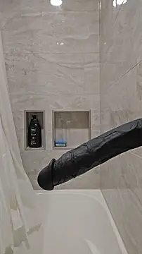 Snapshot of bigdeal698 chatting on 10/29/25, 05:42 bigdeal698 online show from 10/29/25, 05:42