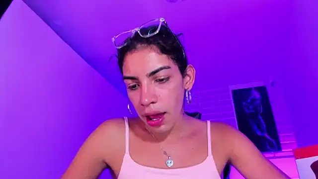 Alahia Rodriguez online show from 02/12/25, 09:01
