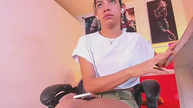 Alahia Rodriguez online show from 11/11/25, 12:27