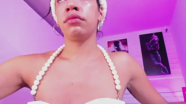 Alahia Rodriguez online show from 11/21/25, 12:48