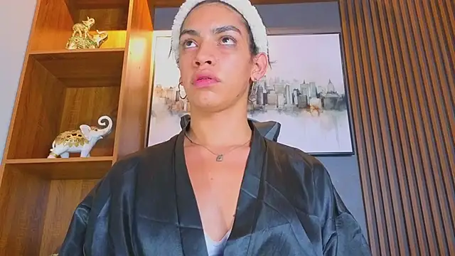 Alahia Rodriguez online show from 05/21/26, 08:05