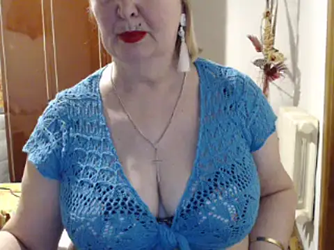 Secretfox online show from 03/08/25, 11:27