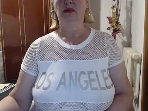 Snapshot of Secretfox chatting on 09/30/25, 05:45 Secretfox online show from 09/30/25, 05:45