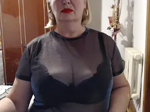 Snapshot of Secretfox chatting on 10/10/25, 02:16 Secretfox online show from 10/10/25, 02:16