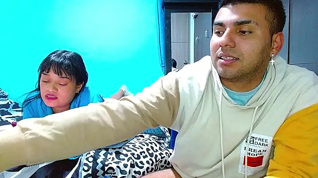 Snapshot of 2ScarletandRyan8 chatting on 01/27/25, 01:09 2ScarletandRyan8 online show from 01/27/25, 01:09
