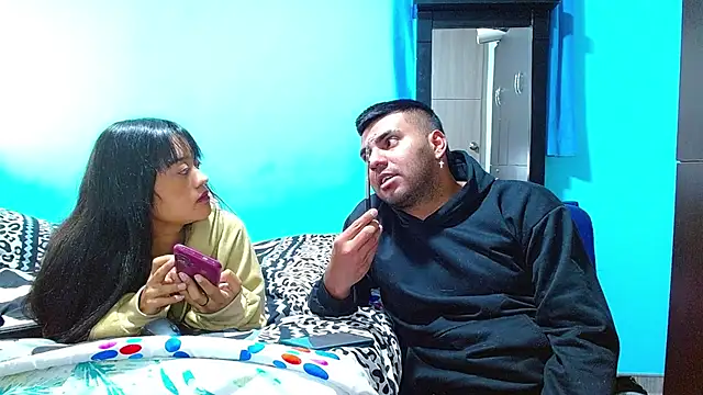 Snapshot of 2ScarletandRyan8 chatting on 02/14/25, 01:08 2ScarletandRyan8 online show from 02/14/25, 01:08