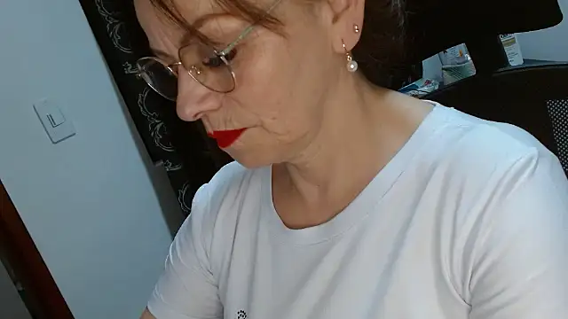 asleycavta online show from 11/13/25, 05:56