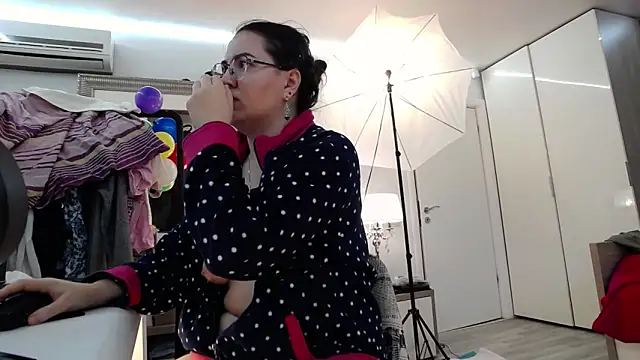 ILoveToFeelU online show from 01/03/25, 06:01