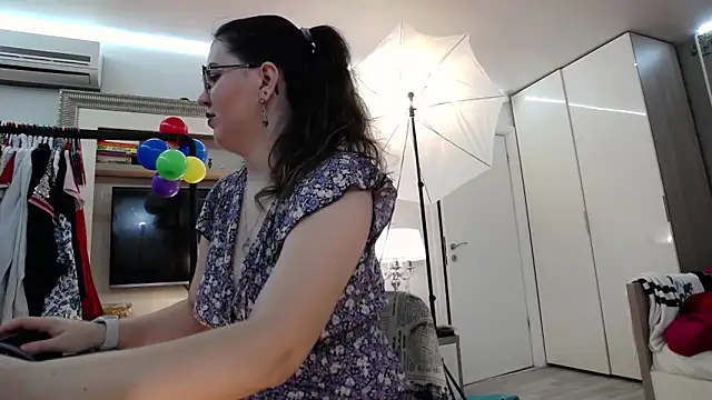 ILoveToFeelU online show from 01/14/25, 07:21