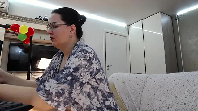 ILoveToFeelU online show from 06/06/26, 07:29