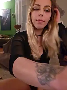 Snapshot of Mia_Railey chatting on 01/03/25, 10:40 Mia Railey online show from 01/03/25, 10:40