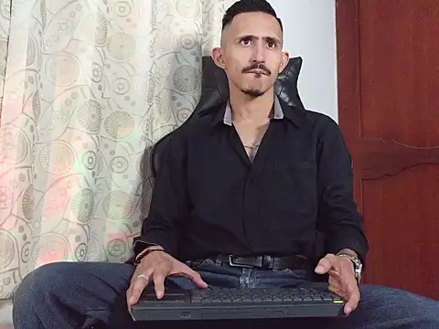 HomeAloneK online show from 04/16/26, 07:47