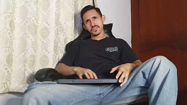 HomeAloneK online show from 06/05/26, 08:14