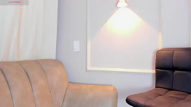 Lia walton online show from 12/13/24, 12:17