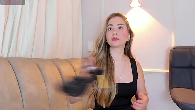 Lia walton online show from 12/02/25, 12:21