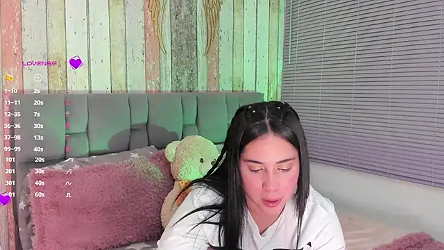Gigi-bom online show from 12/19/24, 03:07