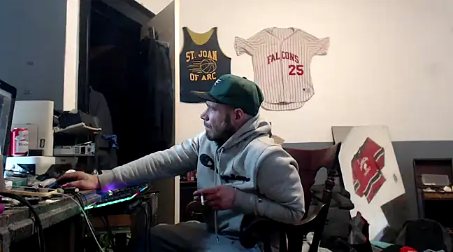 Snapshot of sledge901 chatting on 01/16/25, 07:10 sledge901 online show from 01/16/25, 07:10