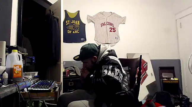 Snapshot of sledge901 chatting on 01/17/25, 11:38 sledge901 online show from 01/17/25, 11:38