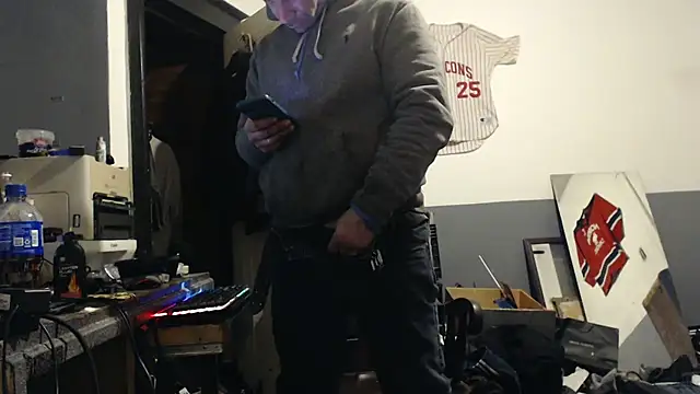 Snapshot of sledge901 chatting on 02/20/25, 11:10 sledge901 online show from 02/20/25, 11:10