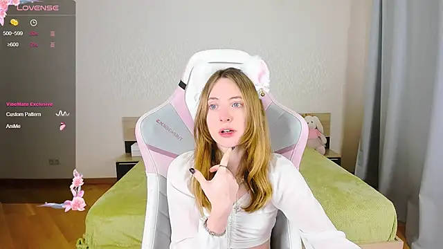 Cowell Adelina online show from 10/19/25, 09:32