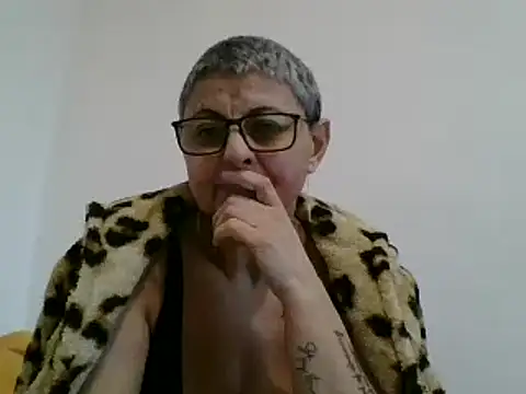 roseblak42 online show from 02/10/25, 03:10