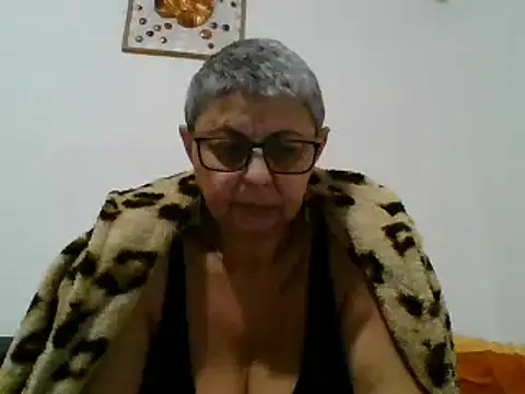 roseblak42 online show from 02/10/25, 06:13